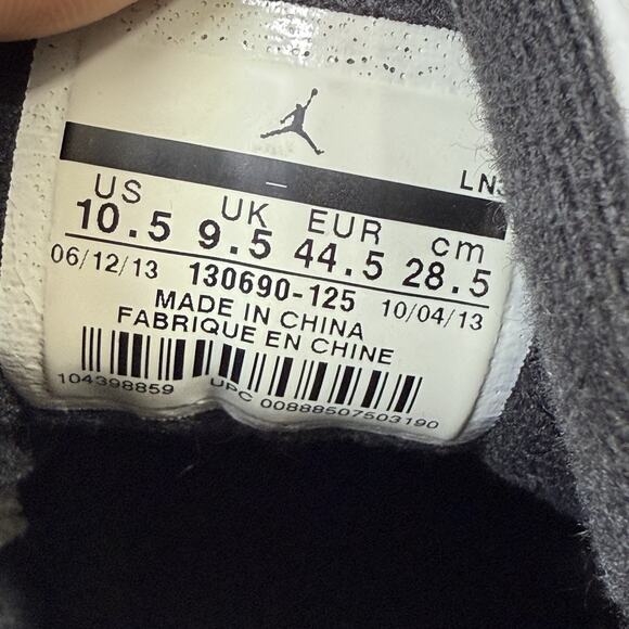 Nike Air Jordan 12 Retro Taxi Release 2013 Mens 10.5 130690-125 White Black OG - Picture 8 of 9